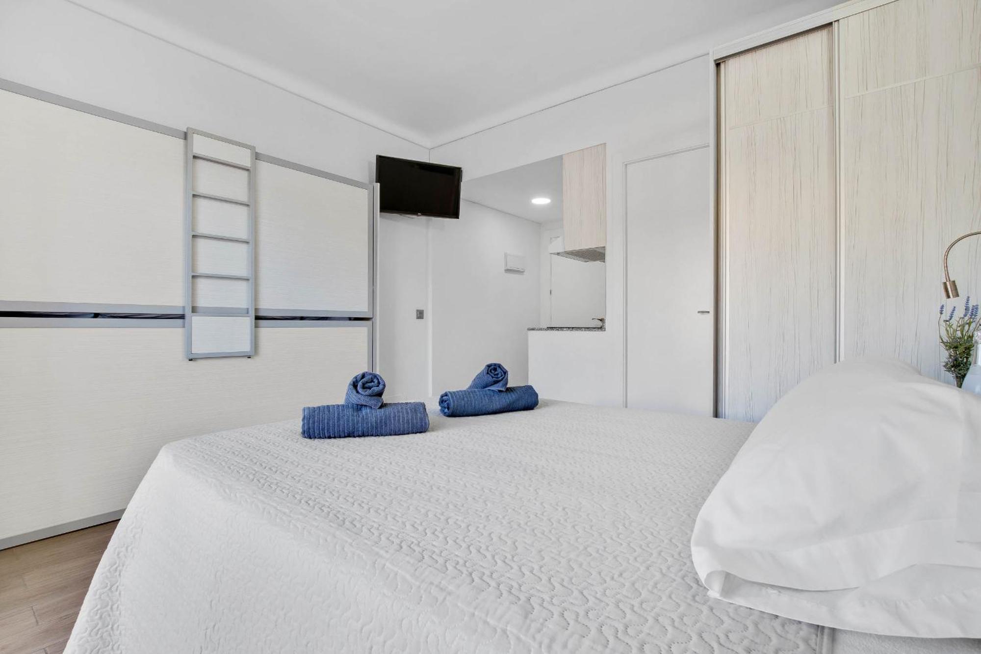 Carihuela Palace 418 By Ivi Real Estate Torremolinos Extérieur photo