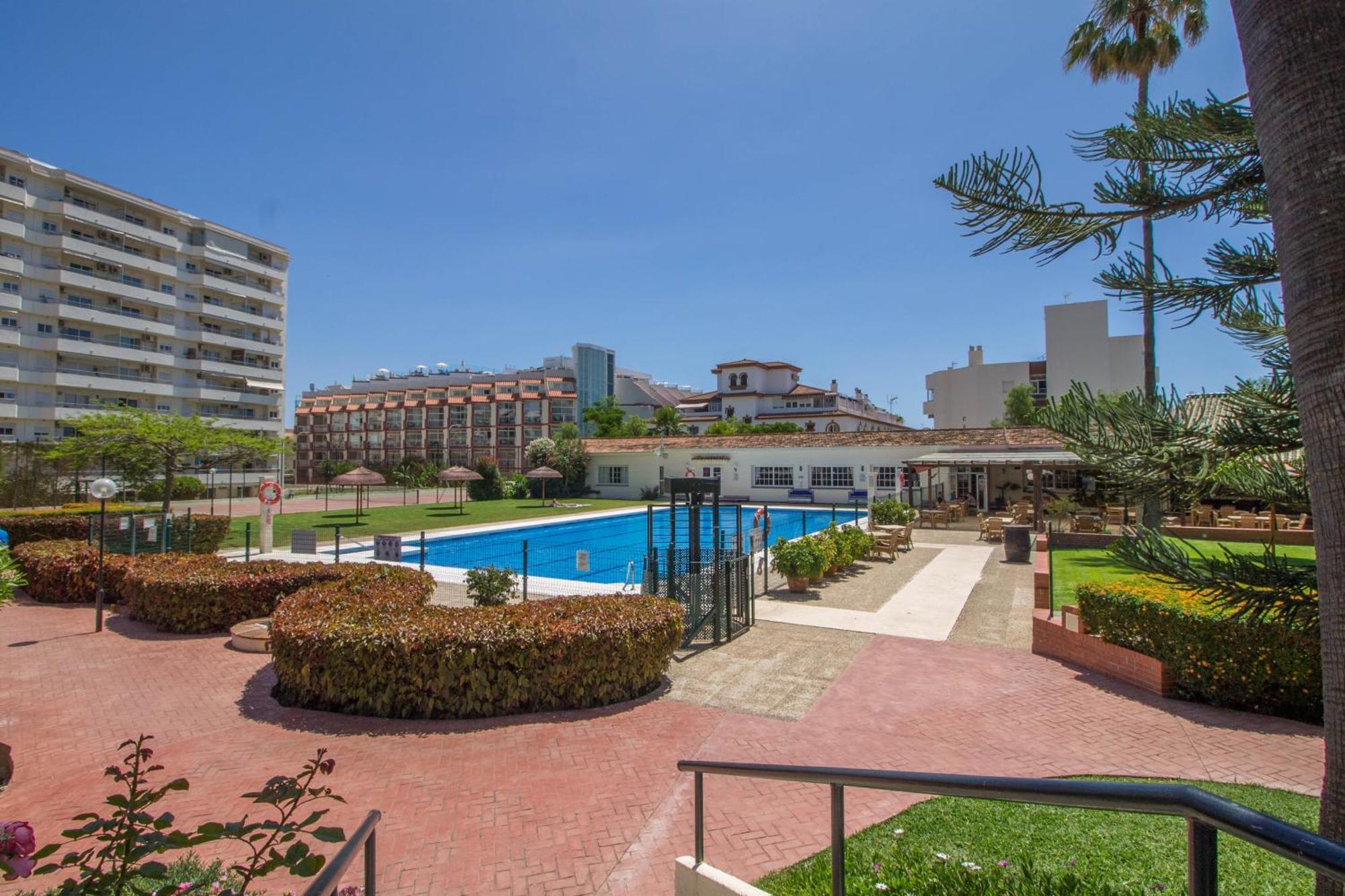 Carihuela Palace 418 By Ivi Real Estate Torremolinos Extérieur photo